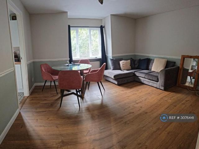 Glasgow, Glasgow, G14 2 bed flat to rent £1,100 pcm £254 pw