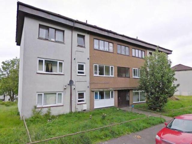 Glasgow, Lanarkshire, G53 2 bed flat to rent £750 pcm £173 pw