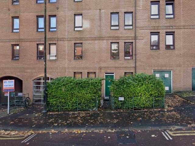 Glasgow, Lanarkshire, G3 3 bed flat to rent £1,695 pcm £391 pw