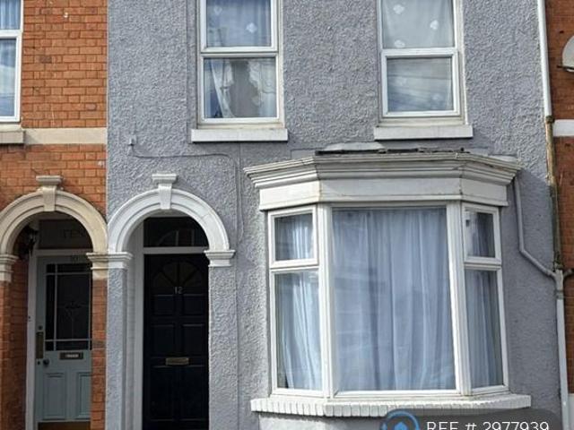 Glasgow St, Northampton, NN5 2 bed terraced house to rent £1,150 pcm £265 pw