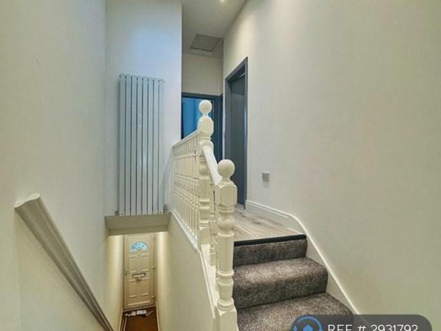 Glasford Street, London, SW17 3 bed flat to rent £2,800 pcm £646 pw