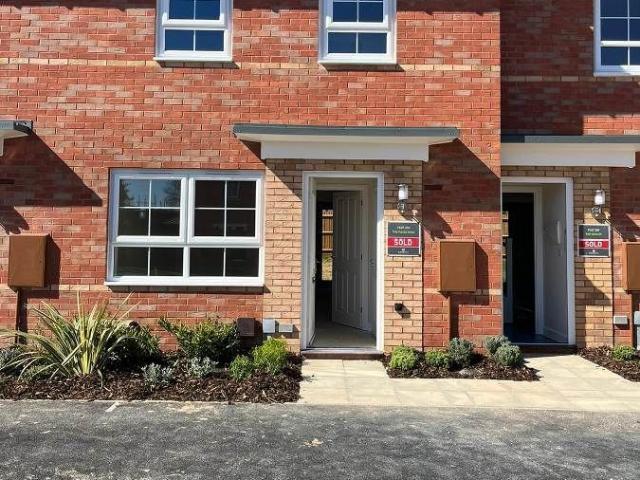 Glass Way, Leicester LE19, 3 bed town house to rent, £1,350 pcm | PrimeLocation