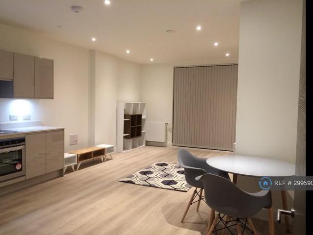 Glass Blowers House, London, E14 2 bed flat to rent £2,400 pcm £554 pw