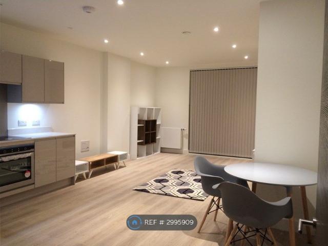 Glass Blowers House, London E14, 2 bed flat to rent, £2,400 pcm | PrimeLocation