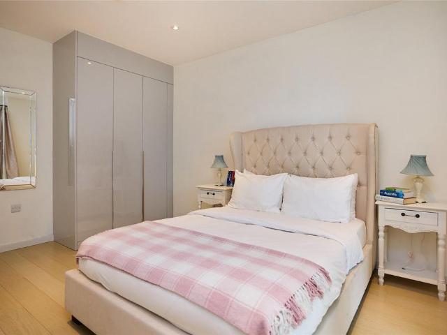 Glasshouse Gardens, London, E20 1 bed property to rent £2,900 pcm £669 pw