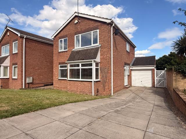 Glastonbury Avenue, Wakefield WF1, 4 bed detached house to rent, £1,400 pcm | PrimeLocation