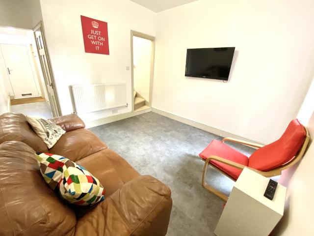 Gleave Road 4 bed, Selly Oak B29 4 bed house to rent £1,825 pcm £421 pw