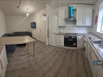 Glebe Court, Glasgow, G4 4 bed flat to rent £2,400 pcm £554 pw
