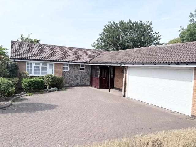 Glebe Close, Glenfield LE3, 3 bed detached bungalow to rent, £1,800 pcm | PrimeLocation