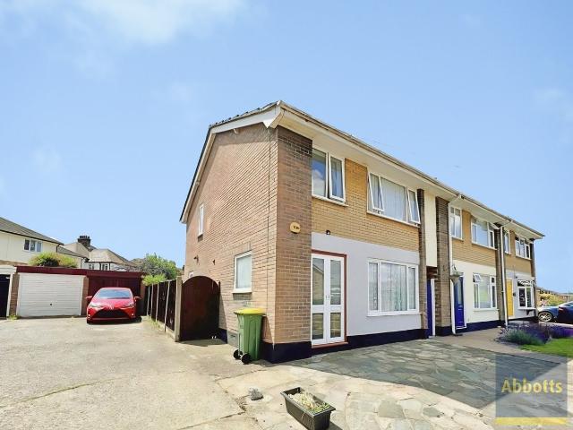 Glebe Drive, Rayleigh SS6, 3 bed property to rent, £1,800 pcm | PrimeLocation