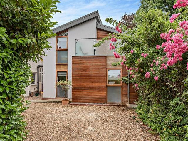 Glebe Road, Cambridge. 3 bed detached house to rent £2,500 pcm £577 pw