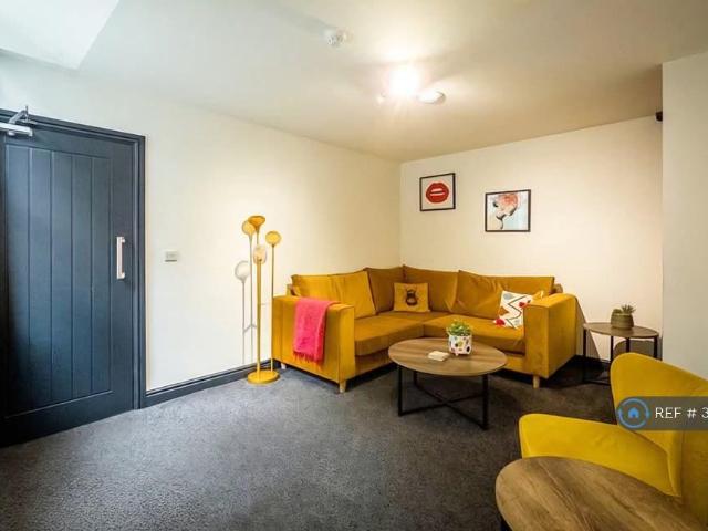 Glebe Street, Stoke On Trent, ST4 1 bed in a house share to rent £575 pcm £133 pw