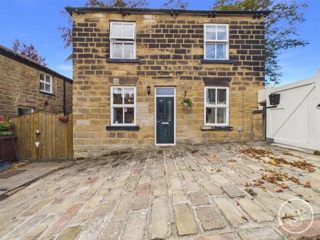 Gledhow Lane, Leeds LS8, 2 bed detached house to rent, £1,400 pcm | PrimeLocation