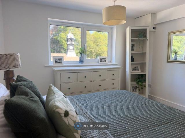 Gledhow Wood Close, Leeds LS8, 2 bed flat to rent, £950 pcm | PrimeLocation