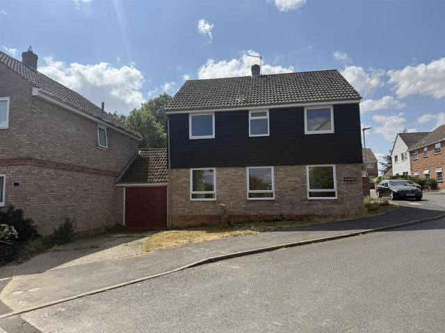 Glemsford 4 bed detached house to rent £1,450 pcm £335 pw