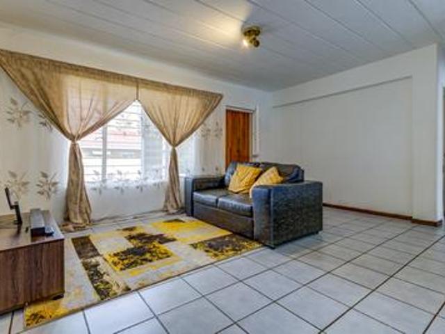 glen marais townhouse with pool access