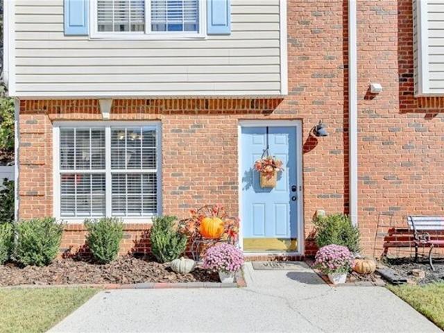 Glen Iris Dr, Cumming, Home For Sale
