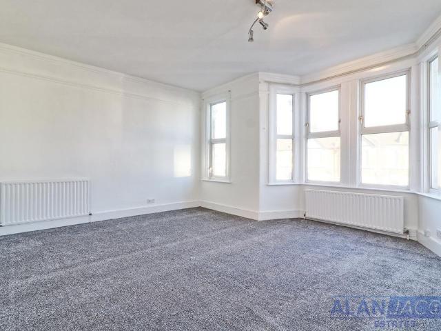 Glencoe Avenue, Ilford, Essex IG2, 4 bed terraced house to rent, £3,000 pcm | PrimeLocation