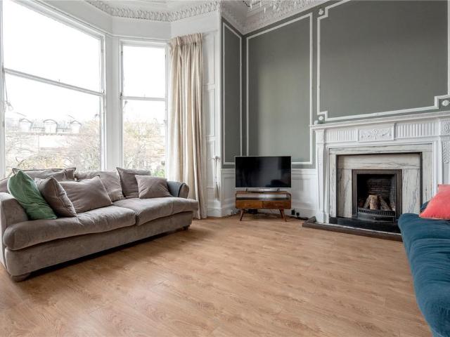Glencairn Crescent, Edinburgh, EH12 2 bed apartment to rent £1,950 pcm £450 pw