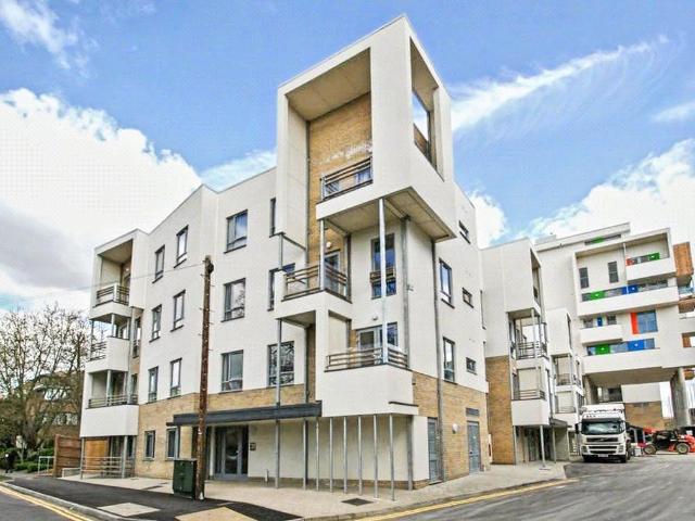 Glenalmond Avenue, Cambridge CB2, 1 bed flat to rent, £1,550 pcm | PrimeLocation