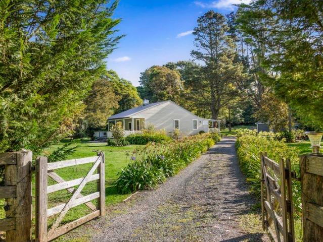 'Glenbrae Cottage' Character & Charm on 5 acres