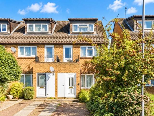 Glenbuck Road, Surbiton KT6 1 bed apartment to rent £1,500 pcm £346 pw