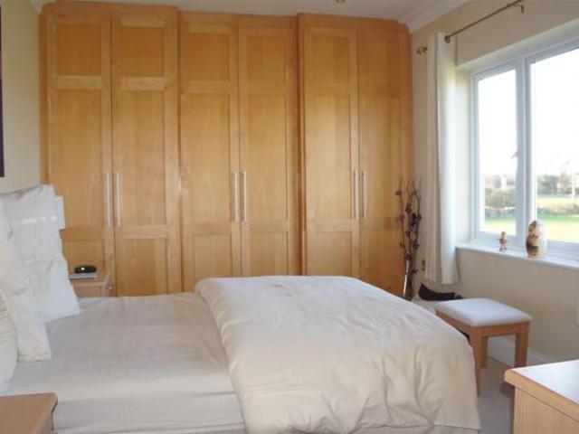 Glengall Grove, London, E14