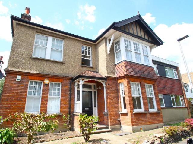 Glengall Road, Woodford Green IG8, 2 bed flat to rent, £1,500 pcm | PrimeLocation