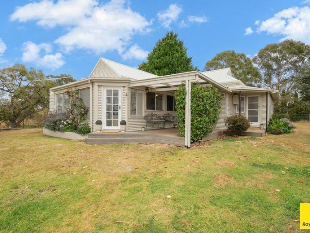 'Glengarrie' 2 Manse Street, Guyra
