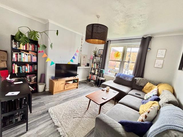 Glendown House, London E8, 2 bed flat to rent, £2,100 pcm | PrimeLocation