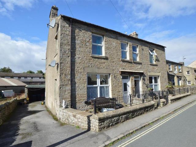 Glendale, Arkengarthdale Road, Reeth. 3 bed cottage to rent £800 pcm £185 pw