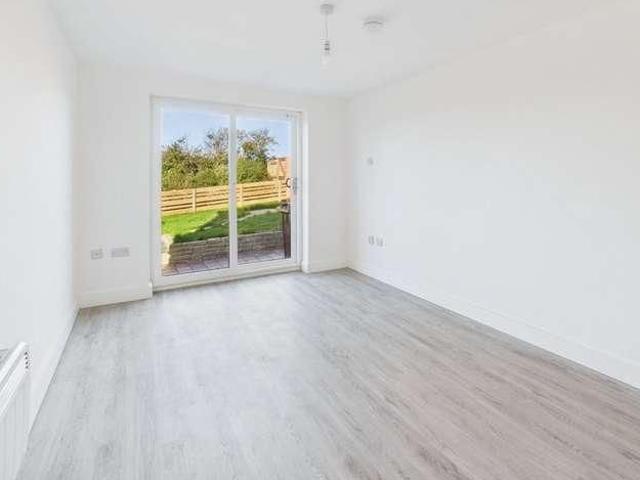 Glendale Crescent, Mount Hawke, TR4