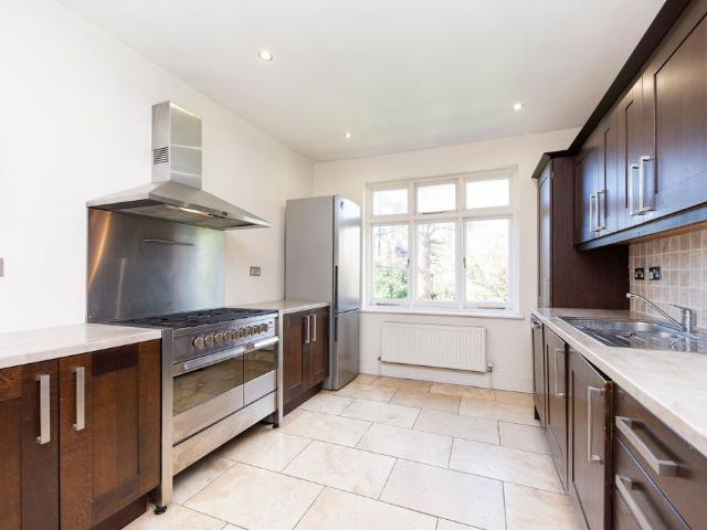 Glendale Drive SW19, 3 bed maisonette to rent, £3,500 pcm | PrimeLocation