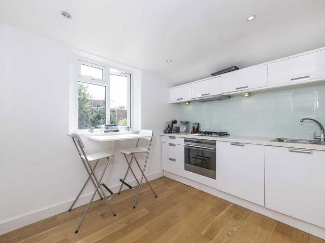 Gleneagle Road, London SW16 1 bed flat to rent £1,700 pcm £392 pw