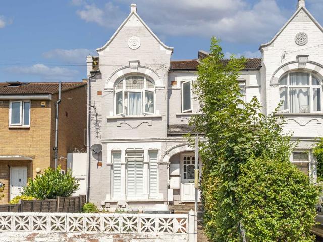 Gleneagle Road, Streatham SW16, 1 bed flat to rent, £1,650 pcm | PrimeLocation