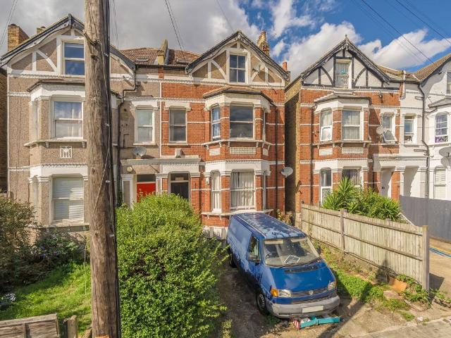 Gleneagle Road, Streatham SW16, 3 bed flat to rent, £2,400 pcm | PrimeLocation