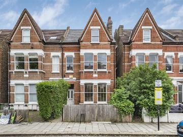 Gleneagle Road, SW16 3 bed flat to rent £2,800 pcm £646 pw