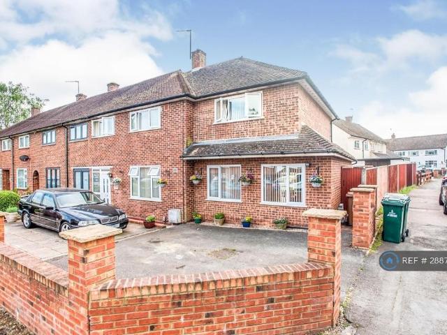 Gleneagles Close, Watford, WD19 6 bed end of terrace house to rent £2,800 pcm £646 pw