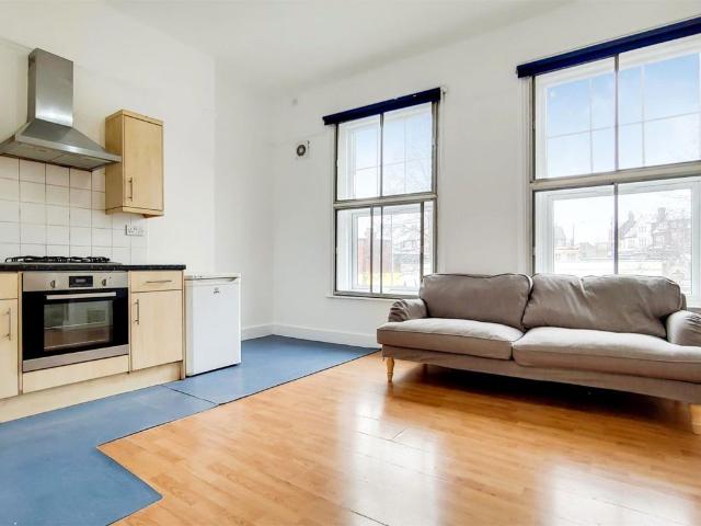 Gleneldon Mews, Streatham SW16, 1 bed flat to rent, £1,550 pcm | PrimeLocation