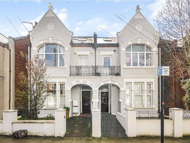Gleneldon Road, London, SW16 2 bed apartment to rent £1,975 pcm £456 pw