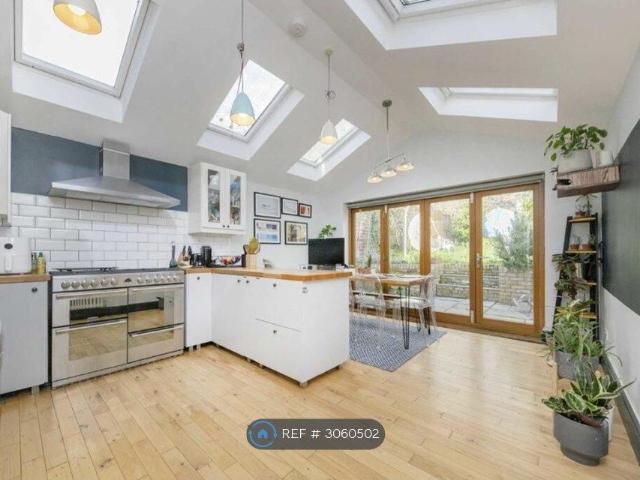 Gleneldon Road, London SW16, 2 bed maisonette to rent, £2,650 pcm | PrimeLocation