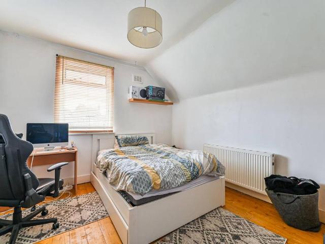 Gleneldon Road, London, SW16 2AT, United Kingdom | 2 bed apartment for rent #136660749 | Rentberry