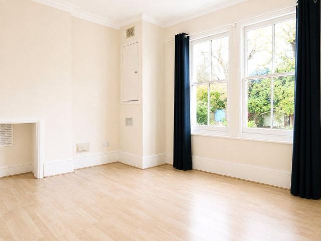 Gleneldon Road, London, SW16 2AX