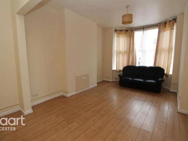 Glenfield Road, Leicester 1 bed apartment to rent £650 pcm £150 pw