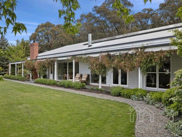 'Glenfinnan' Dual Residence Country Living at its Finest on 10.37ha approx