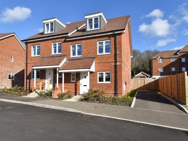 Glenister Way, St Leonards On Sea TN37, 4 bed property to rent, £1,995 pcm | PrimeLocation