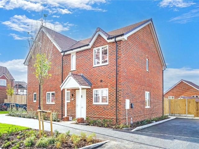 Glenister Way, St. Leonards On Sea, East Sussex TN37, 4 bed semi detached house to rent, £1,995 pcm | PrimeLocation