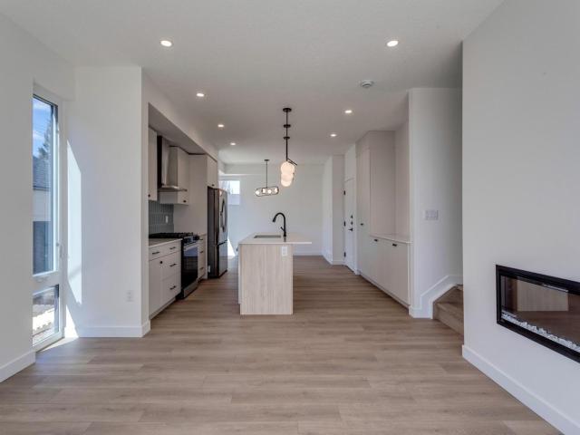 Glenora 8 Plex 2 Bedroom Apartment for Rent