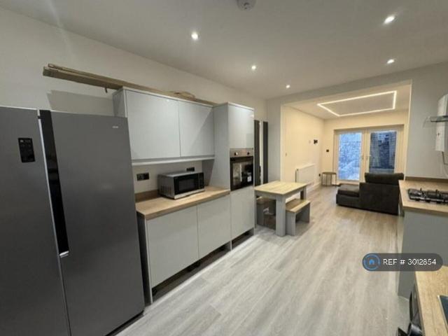 Glenroy, Cardiff, CF24 5 bed terraced house to rent £3,000 pcm £692 pw