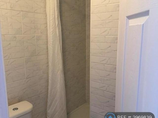 Glenrosa Walk, Coventry, CV4 3 bed flat to rent £1,650 pcm £381 pw